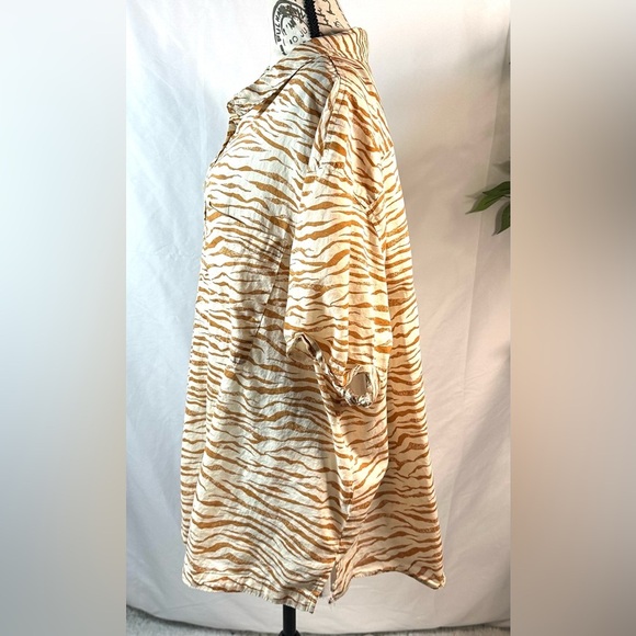 Ava & Viv Tan and White Casual Button Down Shirt - Picture 3 of 9